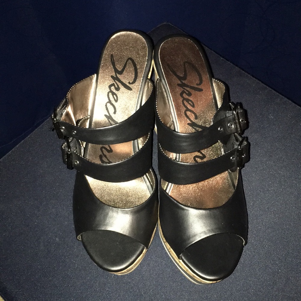 Sketchers size 7 black strappy wedges